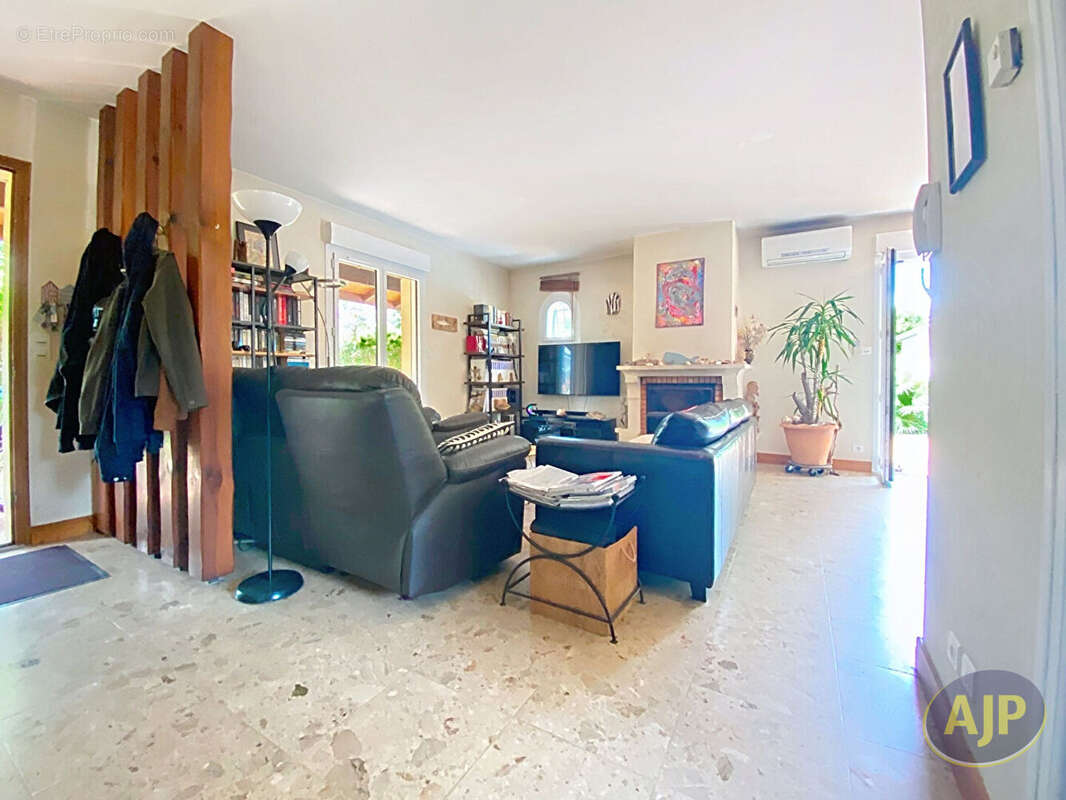 Audenge - maison 4 chambres avec piscine et garage - photo 4