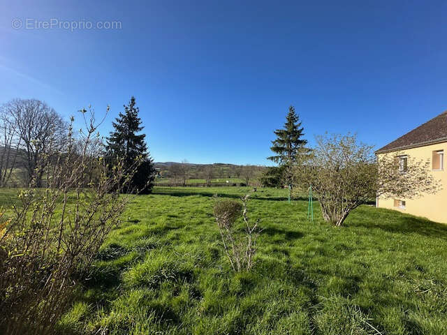 Maison à CHASTELLUX-SUR-CURE