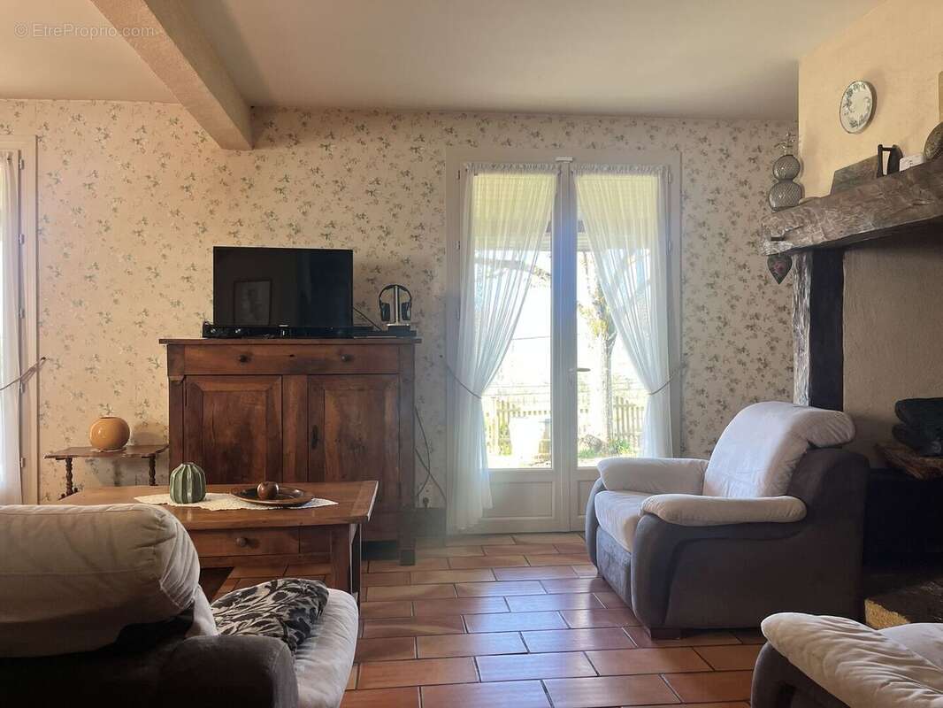 IMG0775 - Maison à SAINT-CYPRIEN