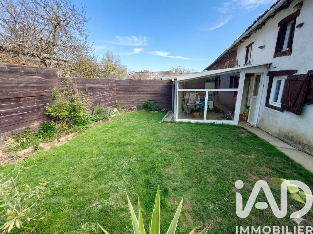 Photo 3 - Maison à BUSSIERE-POITEVINE