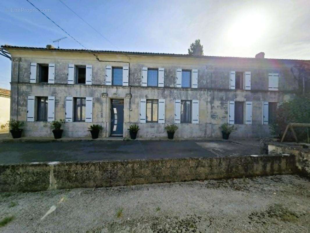 Maison à SAINT-QUANTIN-DE-RANCANNE