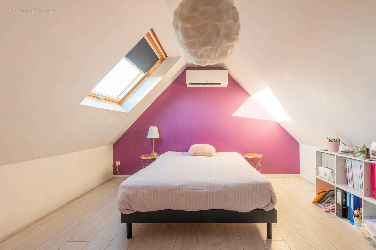 Maison 202 m² à Saint-Pavace  - photo 17