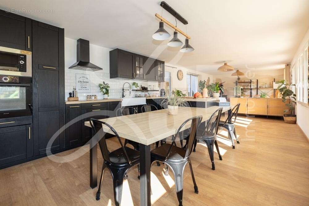 Ancienne usine transformée en habitation - Maison à LA FORTERESSE