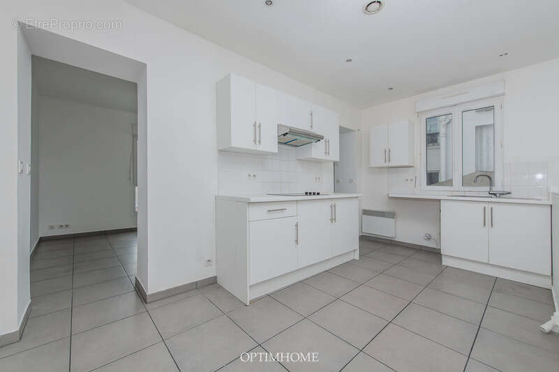 Appartement à COURBEVOIE
