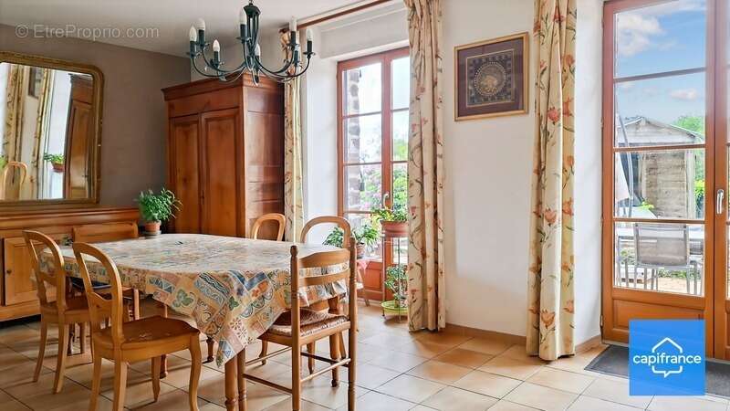 Maison de Caractère 7 pièces de 174 m2 - photo 3