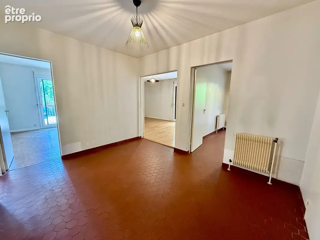 T4 - 89 m²  + 2 balcons - Hôtel de ville de Caluire et Cuire - photo 4