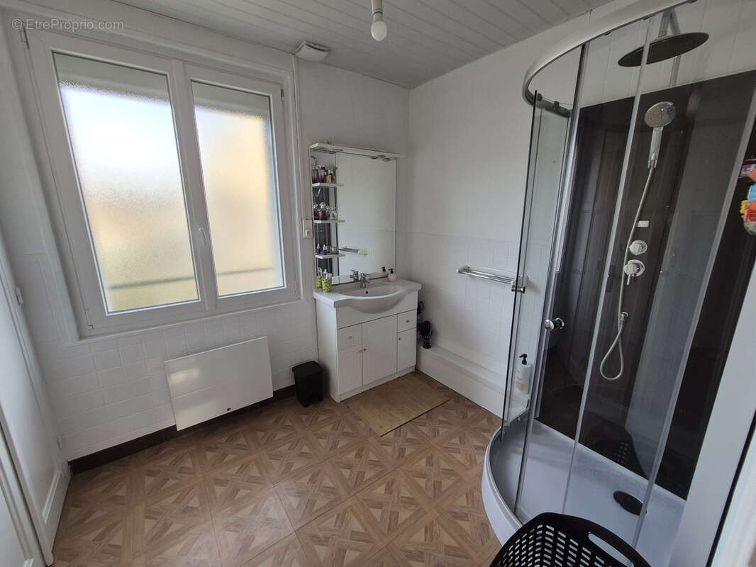 Maison à MAUBERT-FONTAINE