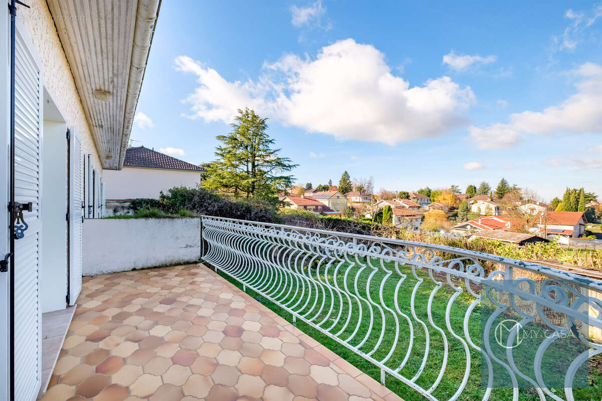 Maison à SAINT-PIERRE-DE-CHANDIEU