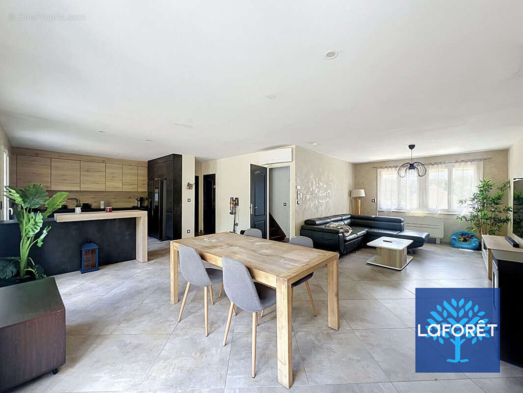 Maison Guigneville Sur Essonne 7 pièce(s) 155 m2 - 1110 m² - photo 3