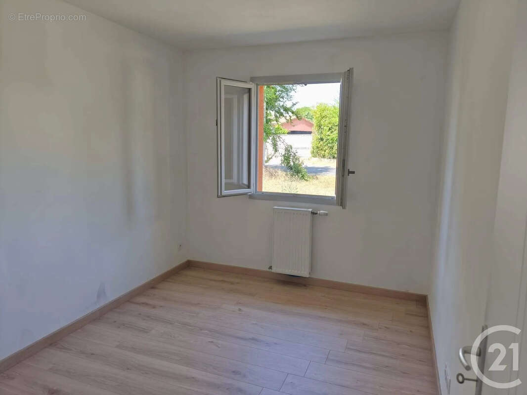 Maison 75 m² à Montesquieu-Volvestre  - photo 14