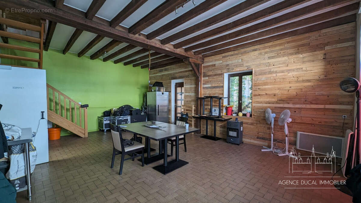 Appartement à LA GUERCHE-SUR-L'AUBOIS