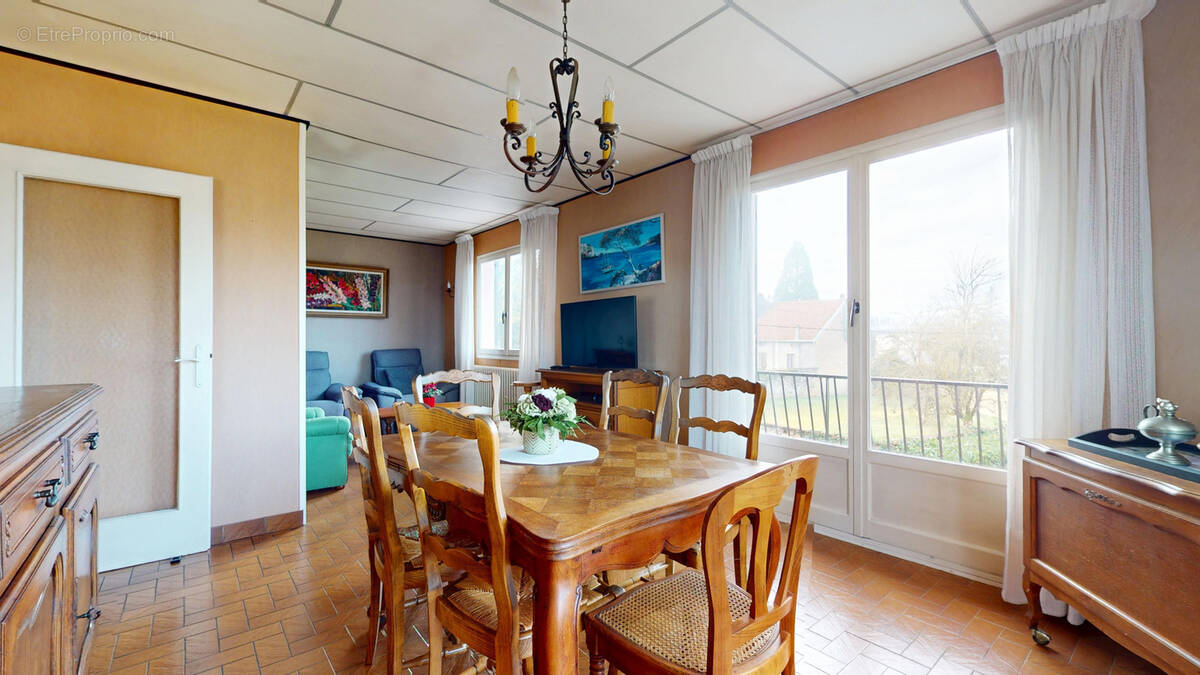 Maison à SCEY-SUR-SAONE-ET-SAINT-ALBIN