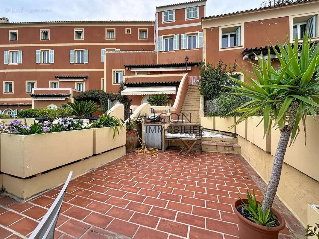 Appartement à FALICON