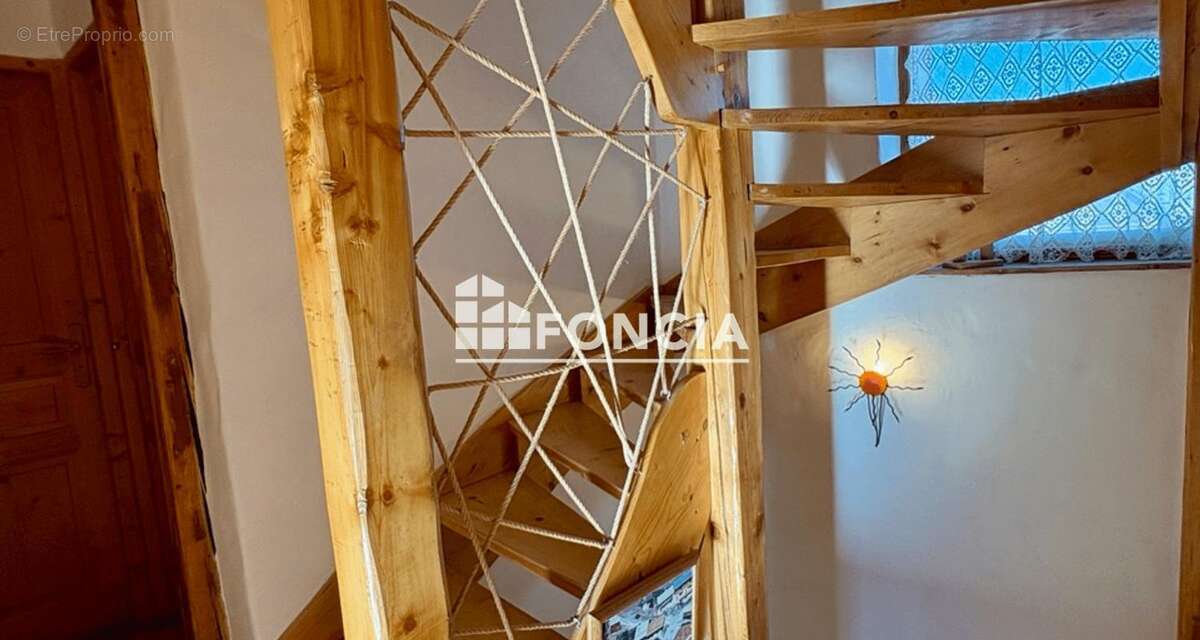 Maison à LES ALLUES