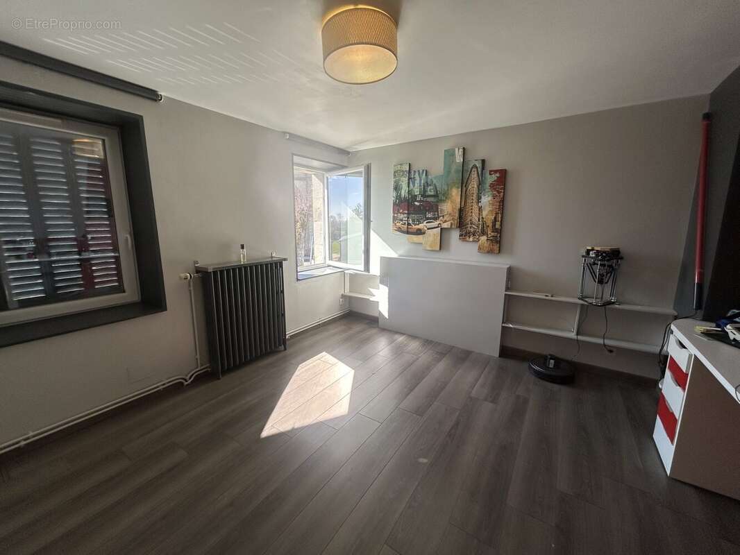 Maison 131 m² à Ars-Les-Favets  - photo 7