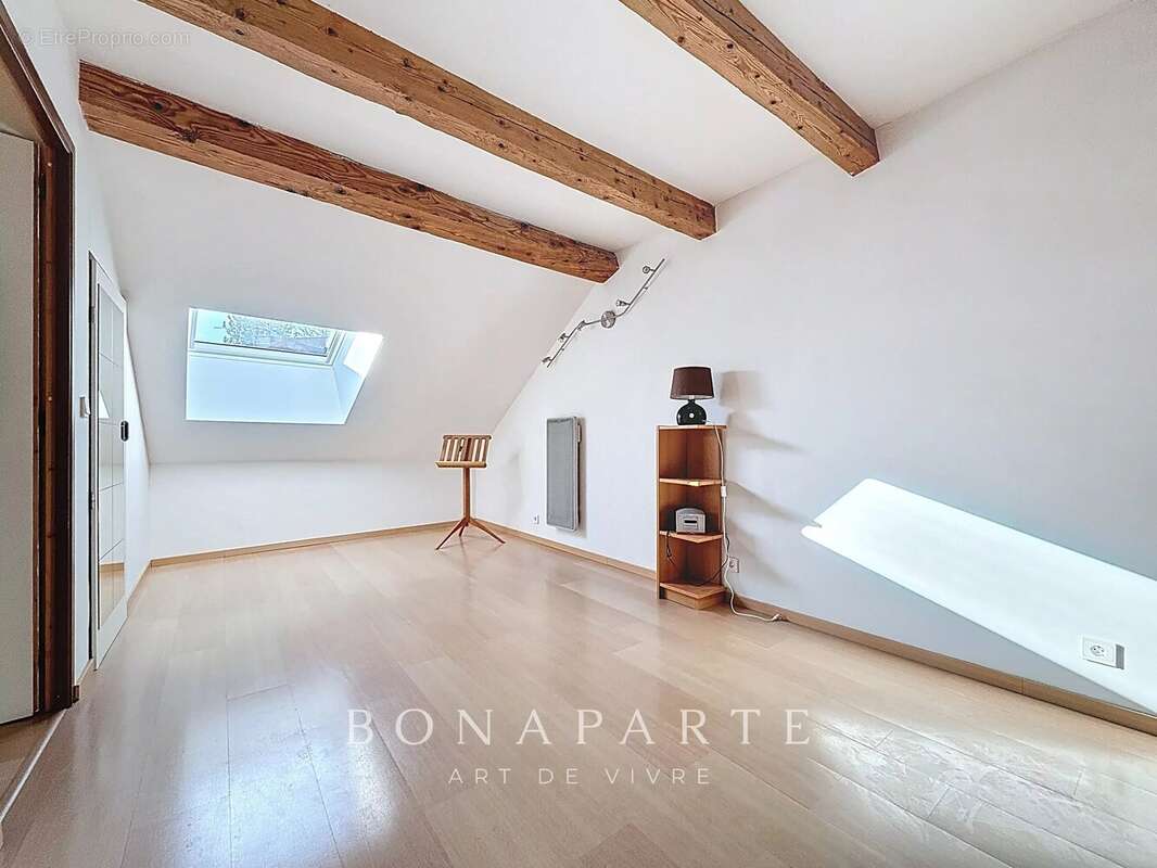 Gex - appartement de caractère de 192 m² et 246 m² au sol - photo 14