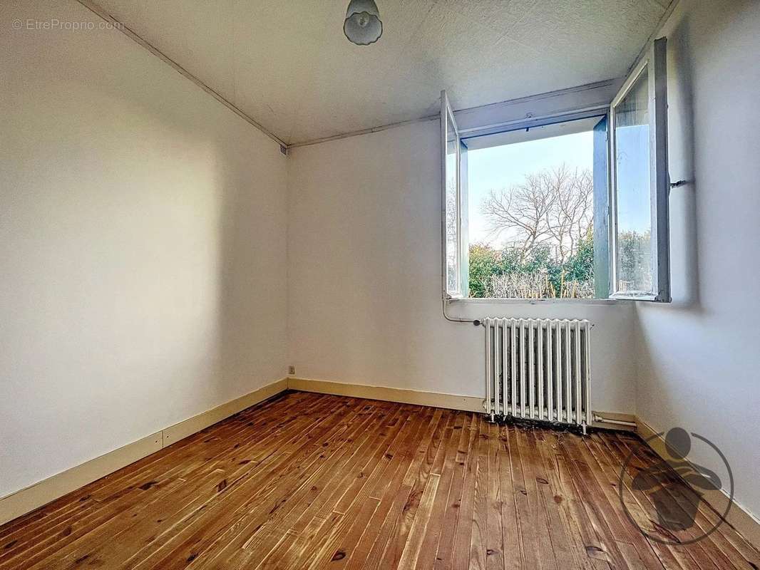 Maison à LES EGLISOTTES-ET-CHALAURES