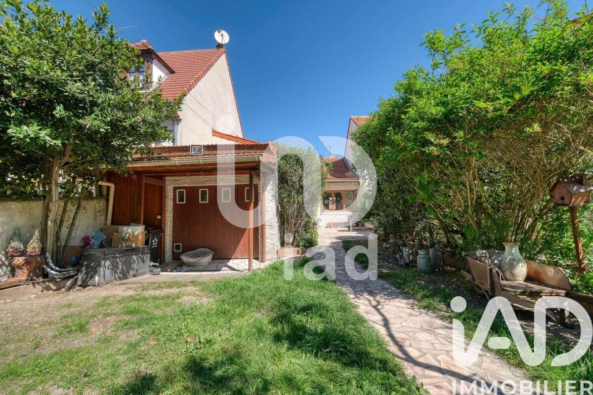 Photo 2 - Maison à LE BLANC-MESNIL