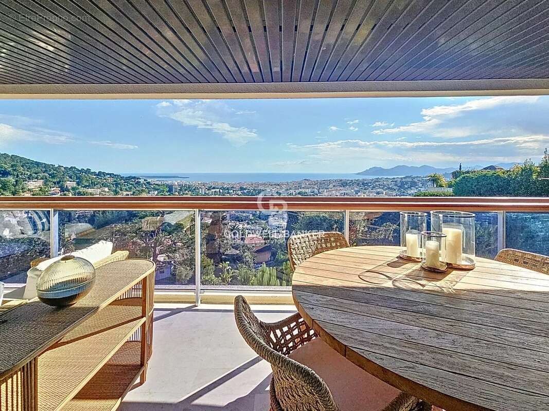 Appartement à LE CANNET