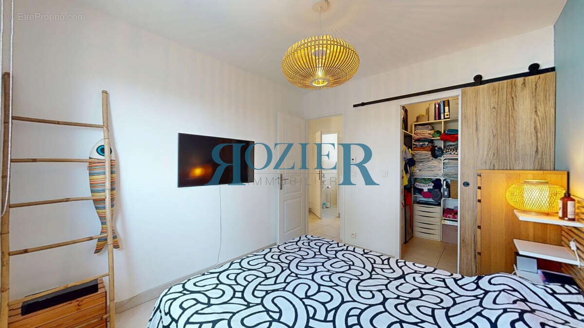 MOUGINS   Maison jumelée provençale avec piscine   4 chambres - photo 18