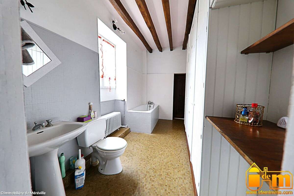 Maison 280 m² à Mereville  - photo 9