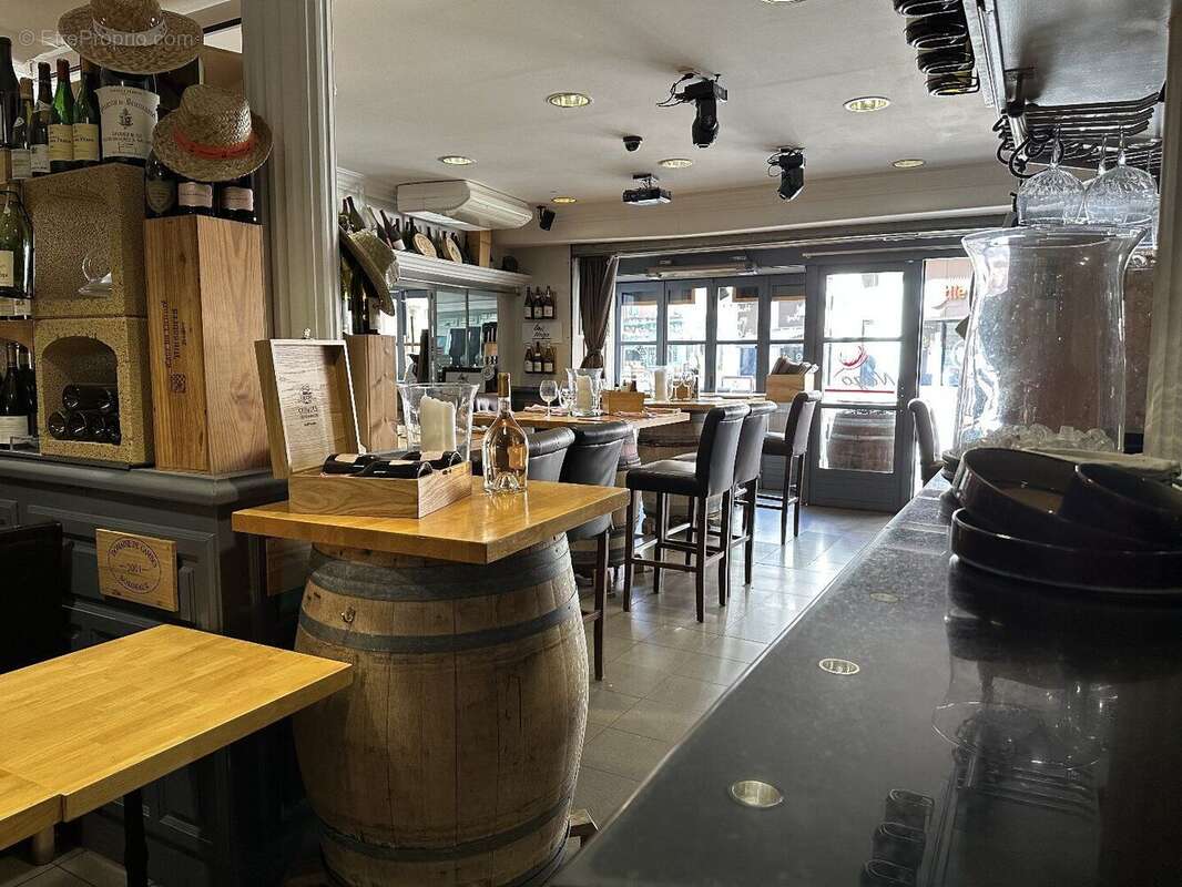 Murs & Fonds : Institution Gastronomique au Coeur d'Orange - Forte Croissance - photo 2