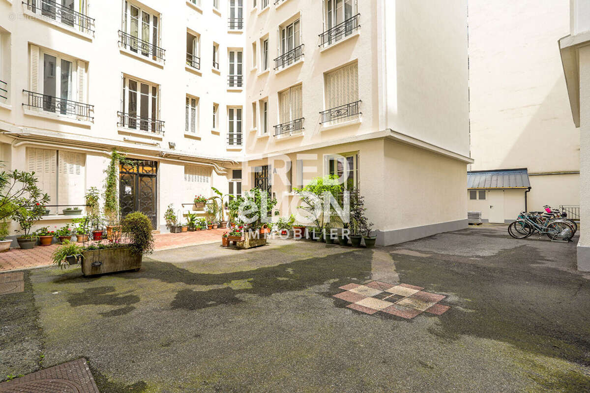 Appartement à PARIS-18E