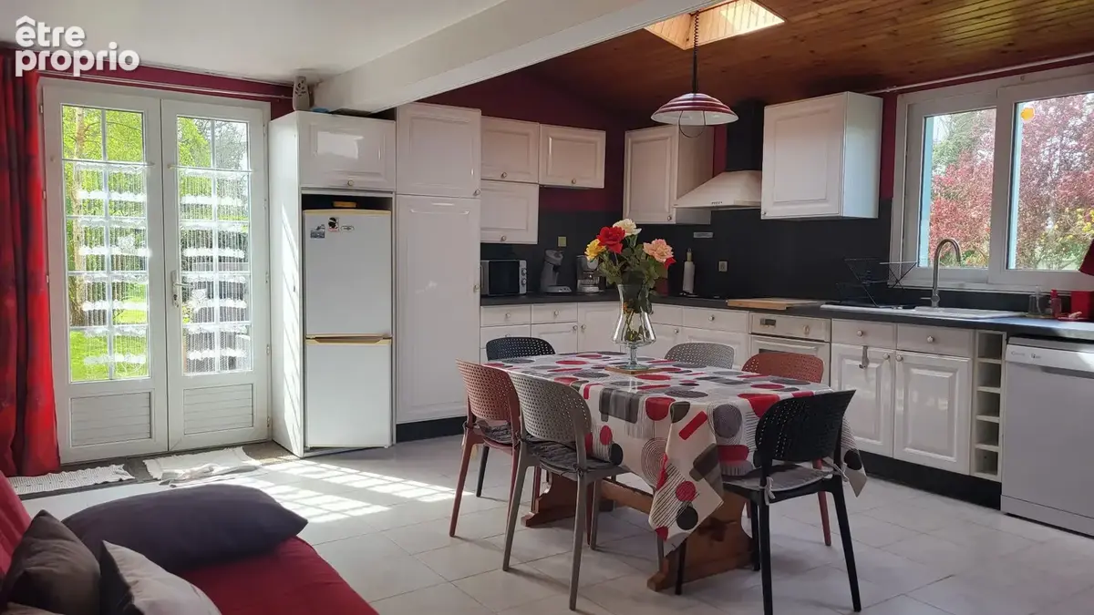 Exceptionnelle maison familiale à vendre à Locmaria - 13 pièces, 6 chambres, grand terrain - photo 8