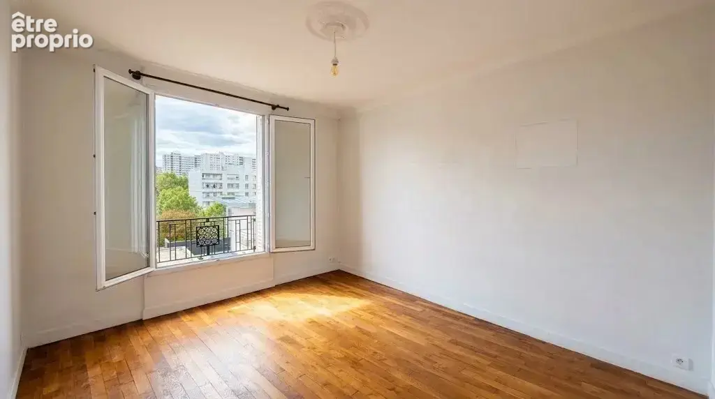 Levallois-perret – dernier étage lumineux avec vue dégagée - photo 2