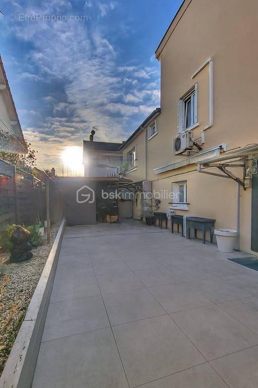 Maison à AULNAY-SOUS-BOIS