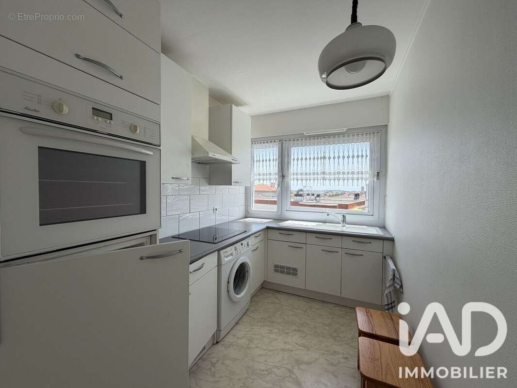Appartement 73 m² à La Rochelle  - photo 3