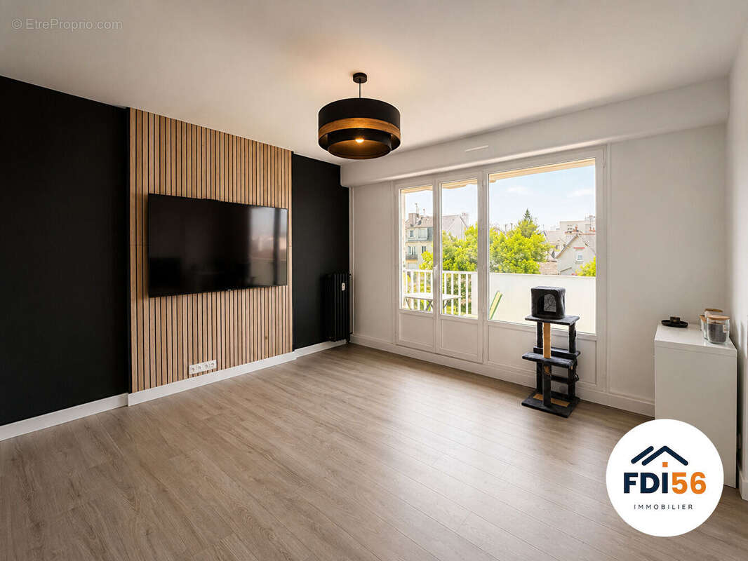 Appartement familial de 95 m² à Lorient avec garage, cave et deux balcons - photo 3