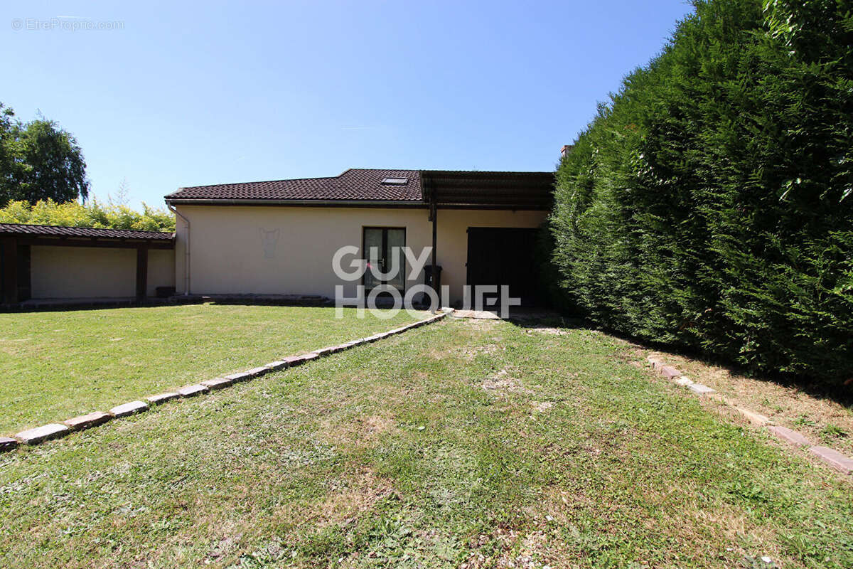 Maison à VERNEUIL-L'ETANG