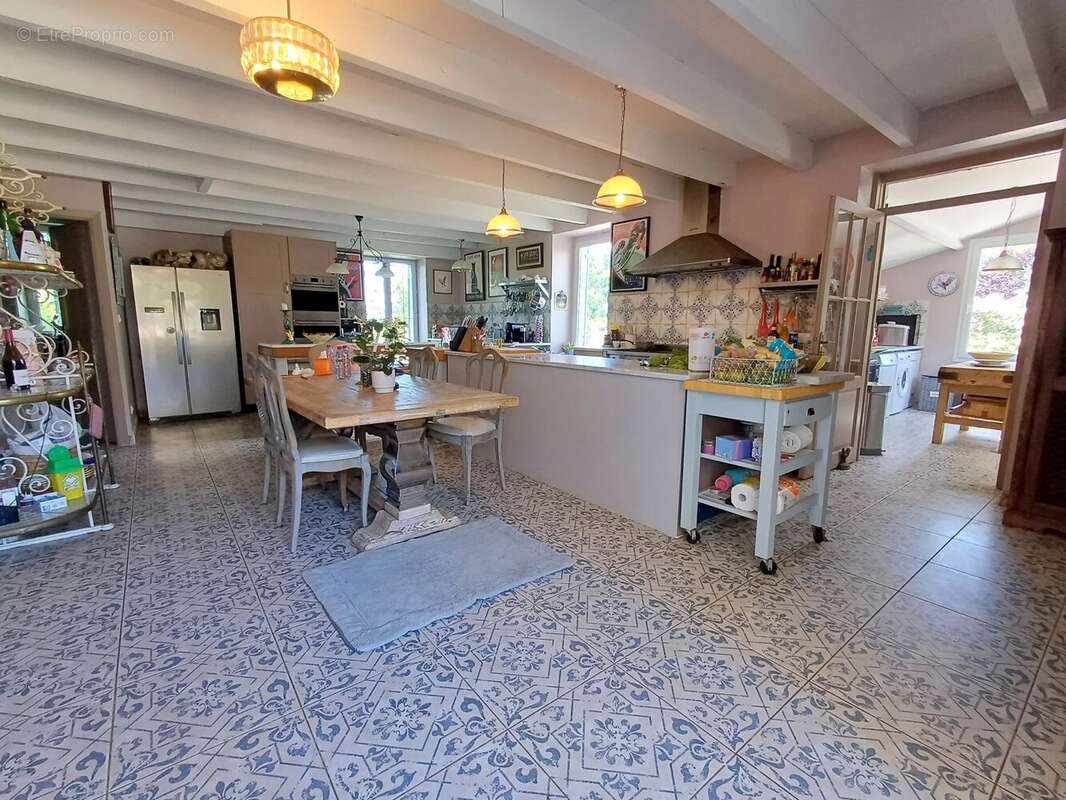 Maison à SAINT-THOMAS-DE-CONAC