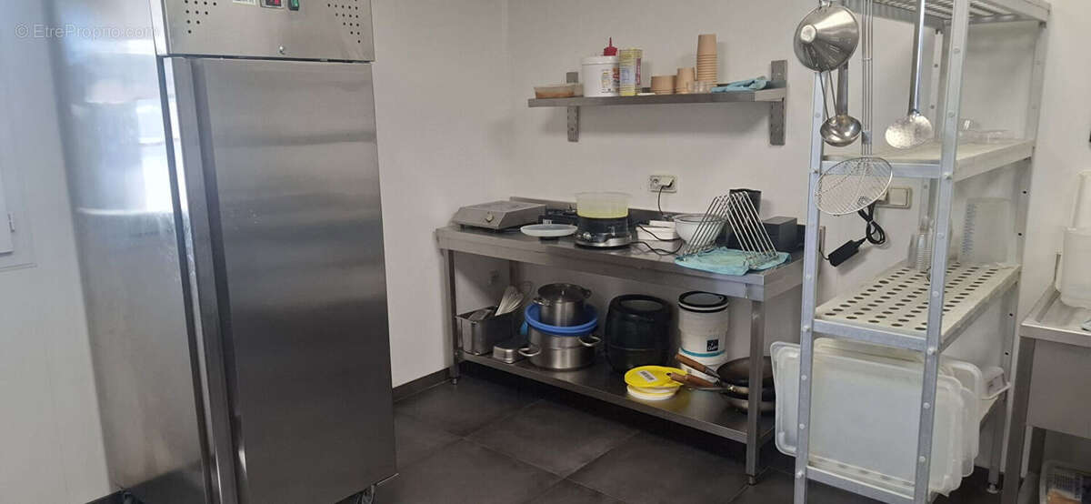 Commerce à COTIGNAC