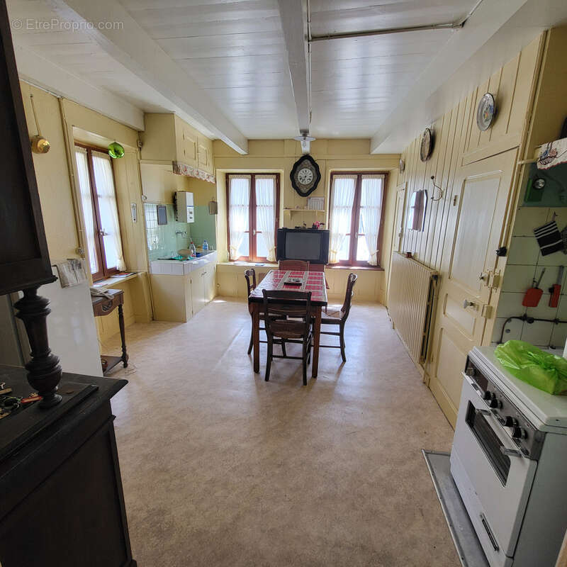 Maison de bourg en pierres - photo 4
