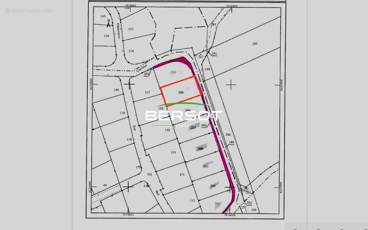 Terrain à SAINT-VIT