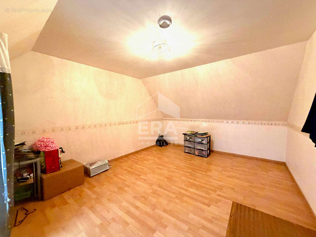 Maison à MONTEREAU-FAULT-YONNE