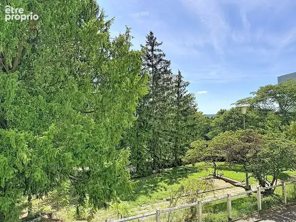 Très beau T4-5 donnant sur la verdure - photo 11
