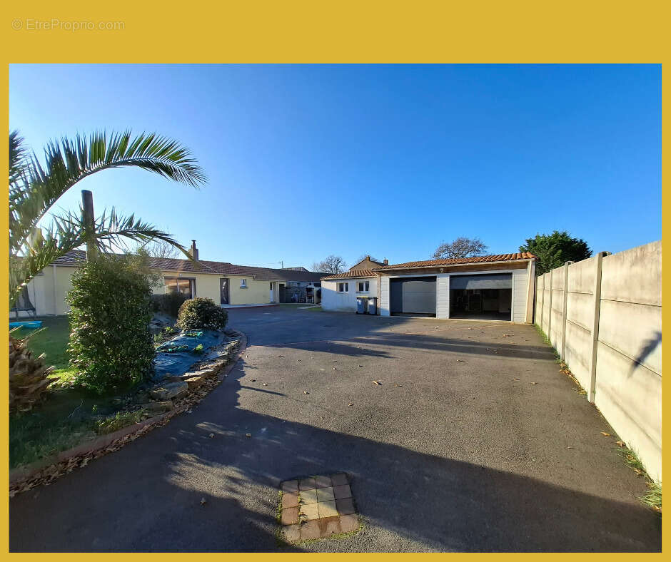 Maison à SAINT-HILAIRE-DE-CHALEONS