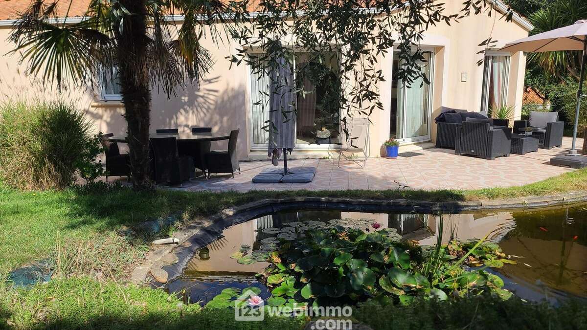 Façade sud terrasse plein Sud - Maison à TALMONT-SAINT-HILAIRE