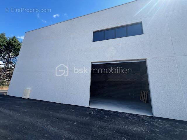 Commerce à MONTAUROUX