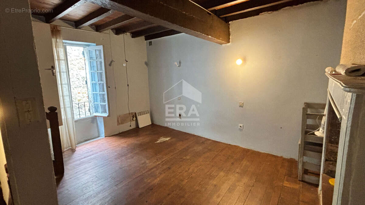 Maison à PORT-SAINTE-MARIE