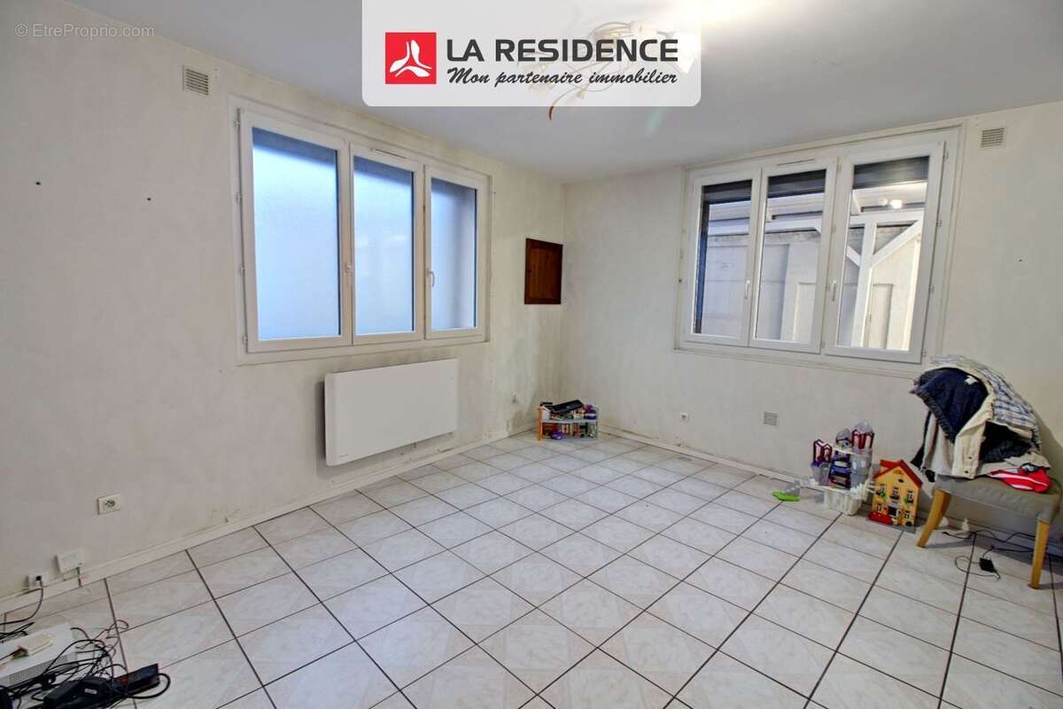 Maison à LES MUREAUX