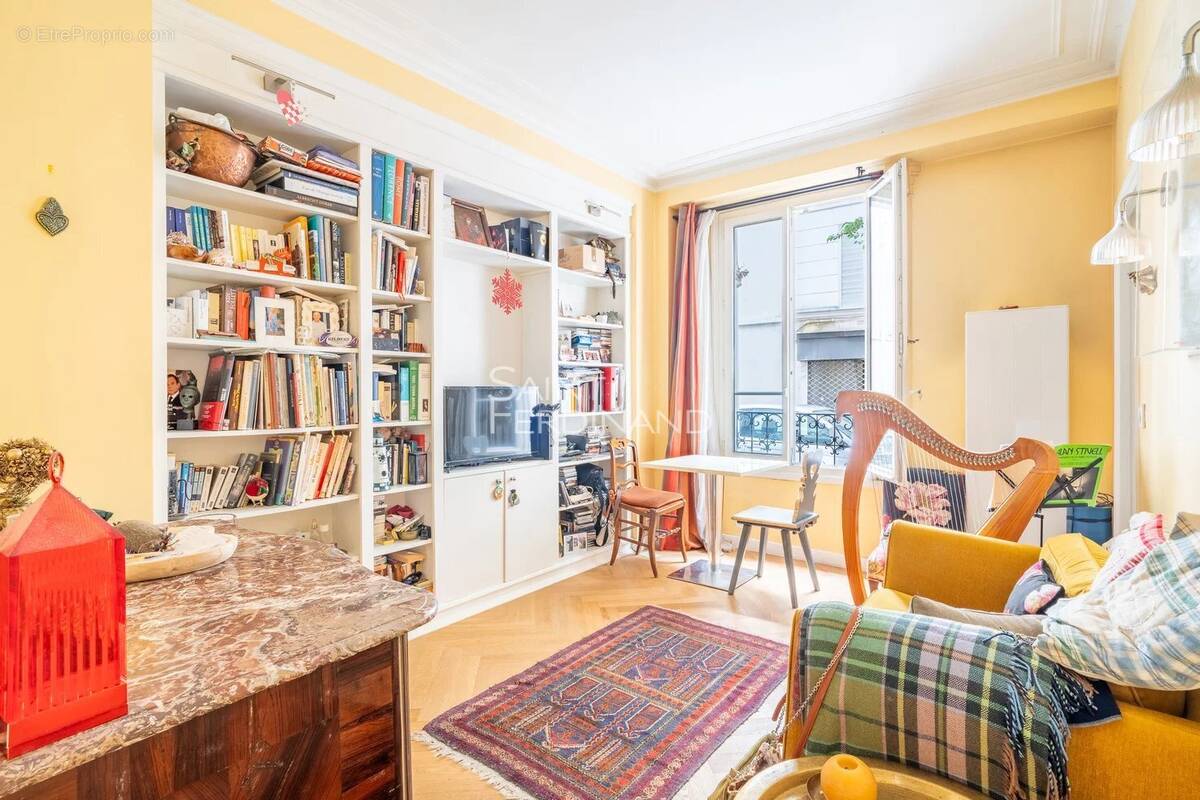 Appartement à PARIS-17E