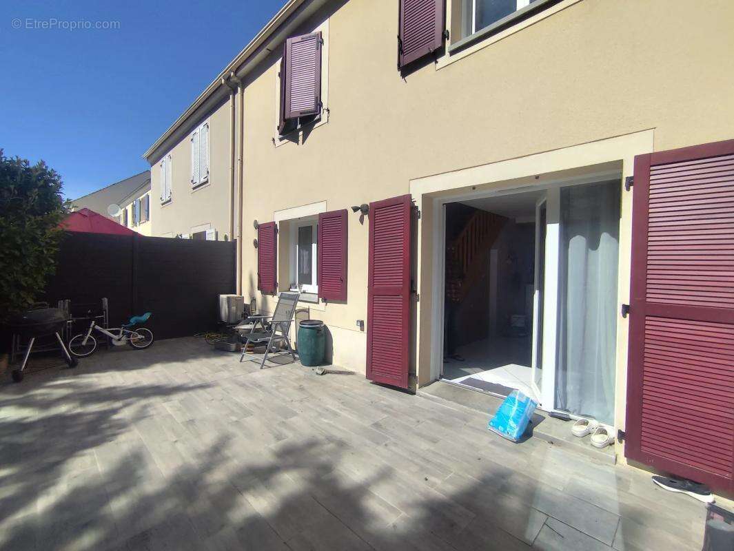 Maison à RUBELLES