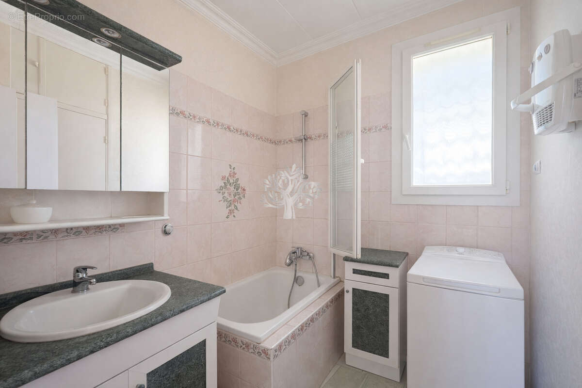 Appartement à SIX-FOURS-LES-PLAGES