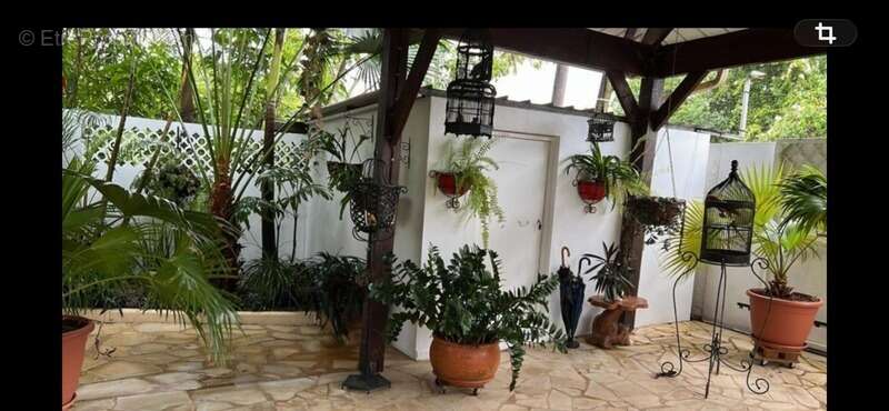 Maison à REMIRE-MONTJOLY