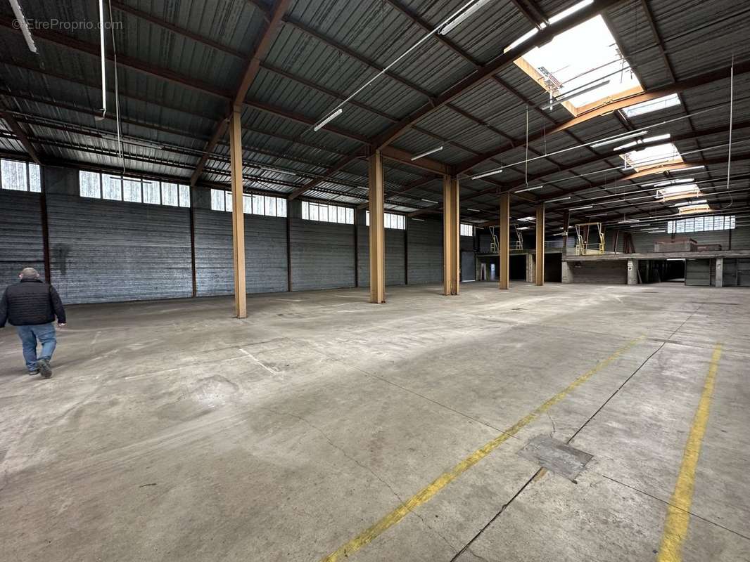 Commerce à MAINVILLIERS