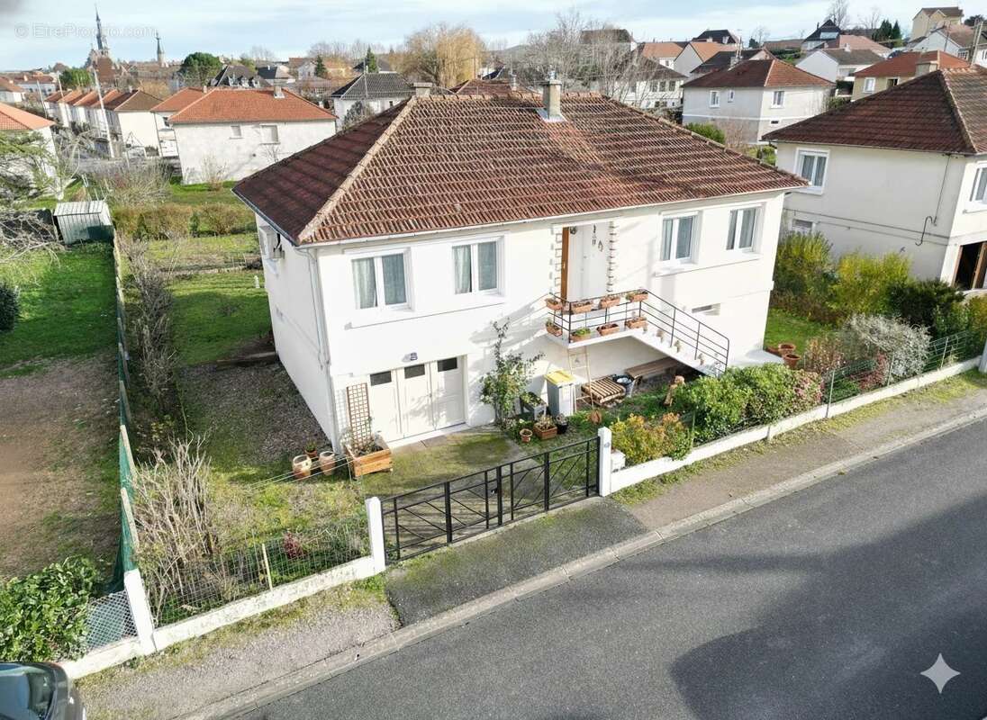 Maison à SAINT-POURCAIN-SUR-SIOULE